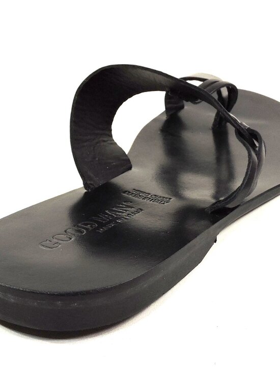 Sandals_&_Flip_Flops